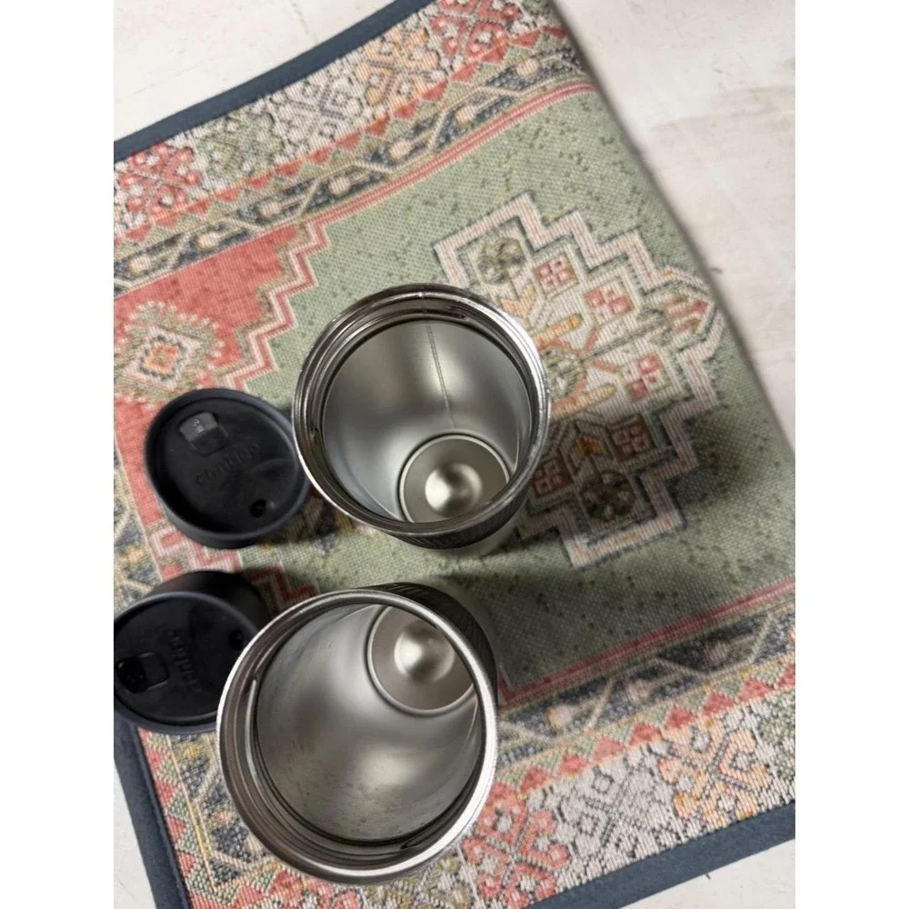 The Unbranded Brand pair contigo
